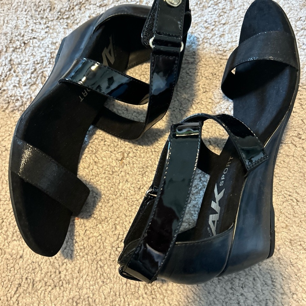 Anne Klein Sport Black Cross Cross Scrappy Wedge Sandals Women’s 8.5 - Picture 2 of 7